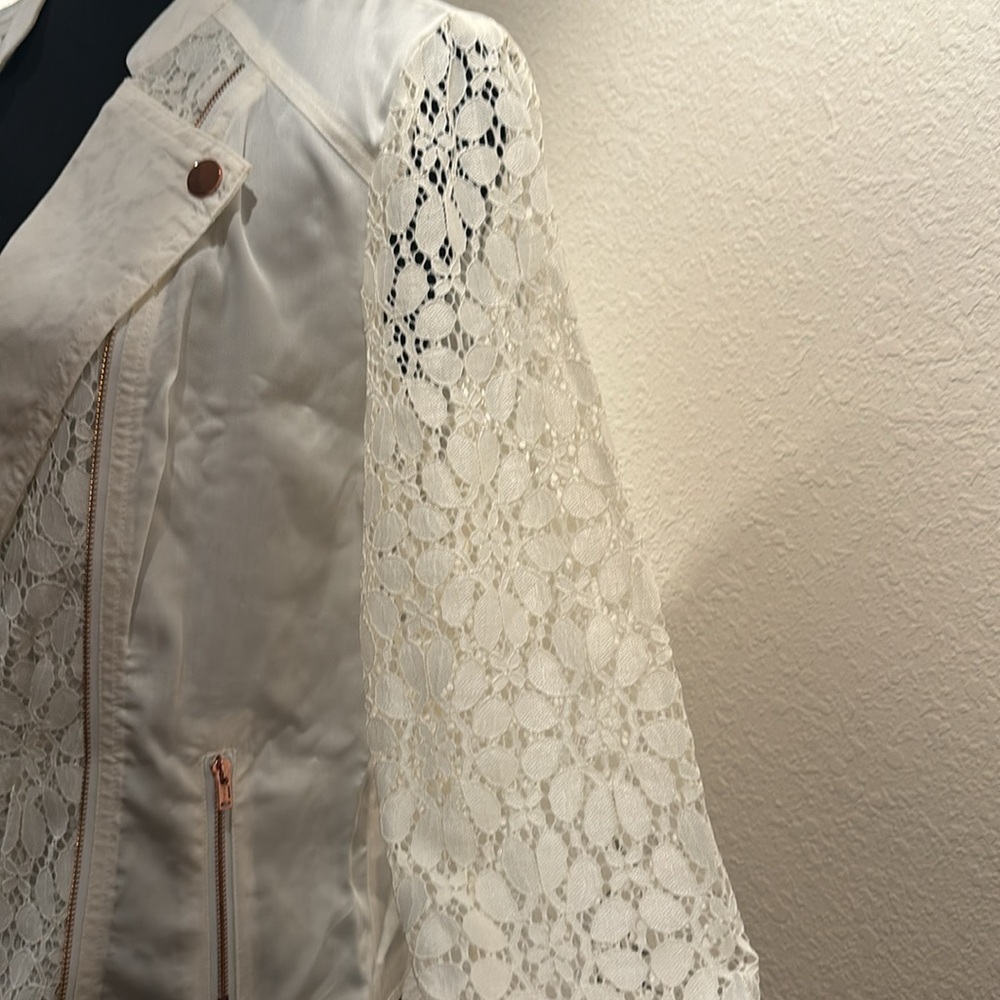 Candies Cream/Off White Lace Jacket - Picture 4 of 8